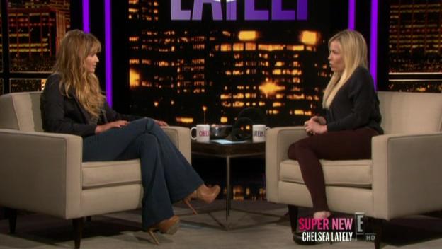 Chelsea_Lately_2012_03_22_Jennifer_Lawrence_HDTV_XviD-2HD_avi0359.jpg