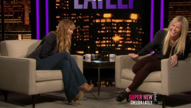 Chelsea_Lately_2012_03_22_Jennifer_Lawrence_HDTV_XviD-2HD_avi0820.jpg