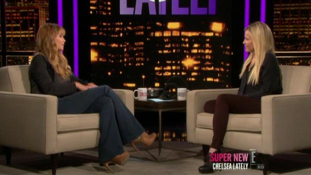 Chelsea_Lately_2012_03_22_Jennifer_Lawrence_HDTV_XviD-2HD_avi1077.jpg