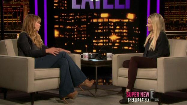 Chelsea_Lately_2012_03_22_Jennifer_Lawrence_HDTV_XviD-2HD_avi1079.jpg