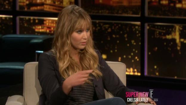 Chelsea_Lately_2012_03_22_Jennifer_Lawrence_HDTV_XviD-2HD_avi1135.jpg